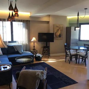 https://lovely-refurbished-apartment.fr-provencehotel.com